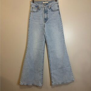 Levi’s Classic Light Blue Ribcage Bell Women's Jeans